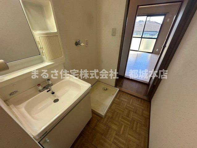 セジュールウエストの独立洗面台