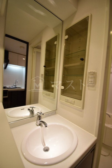 カスタリア堺筋本町の洗面所