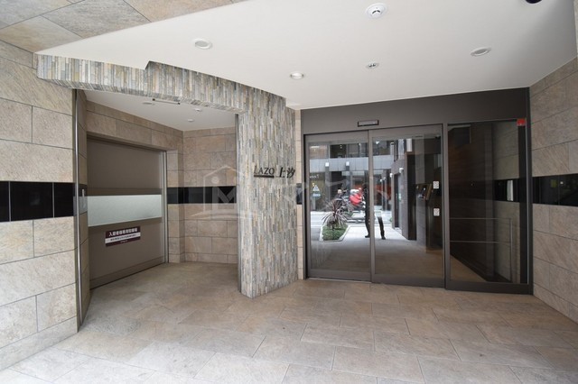 LAZO上汐のエントランス