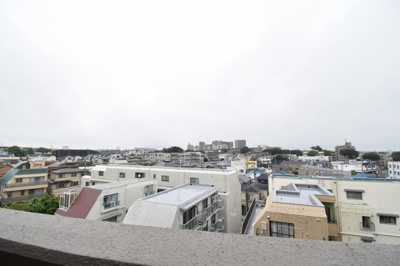 【展望】 | ランドコートつつじヶ丘 | 景色を遮るものがないと、陽の光を長い時間浴びられます。空気も澄んでいるように感じますね。
