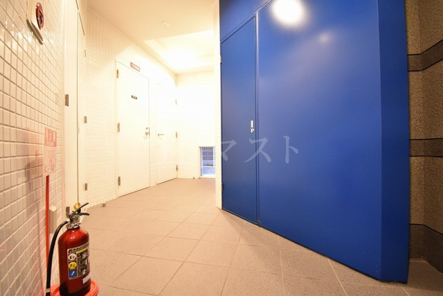 ウィング瓦町のロビー