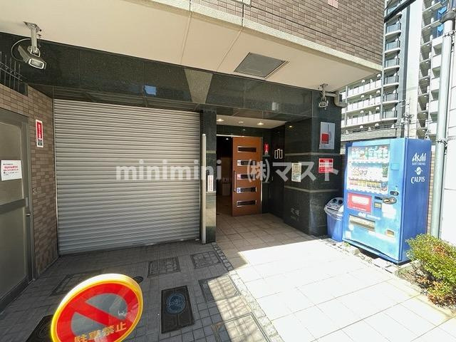 レジェンドール堺筋本町のエントランス