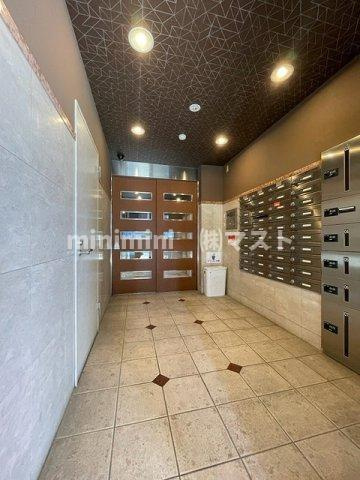 レジェンドール堺筋本町のロビー