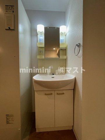 レジェンドール堺筋本町の洗面所