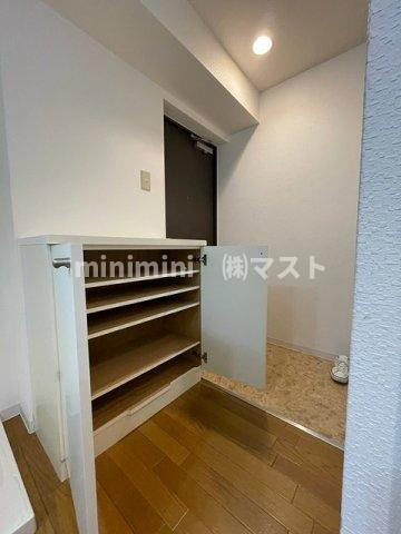 レジェンドール堺筋本町の玄関