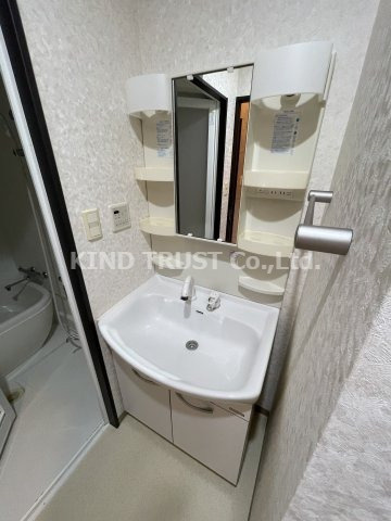 JYUME神山の洗面所|広い洗面スペース