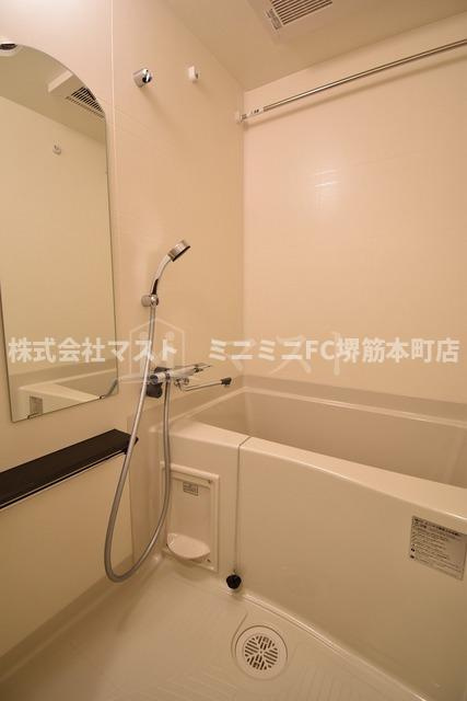 プレサンス谷町九丁目ディセオの浴室