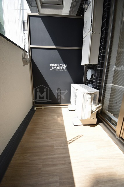プレサンス松屋町ヴェルデスのバルコニー
