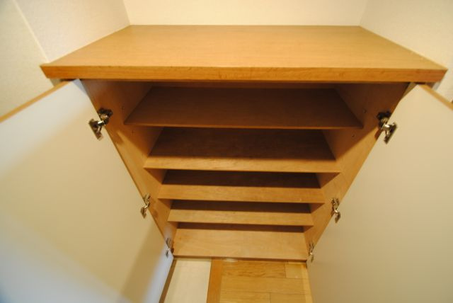 ヴェルドミール湯乃坂の収納|専用の収納スペースです