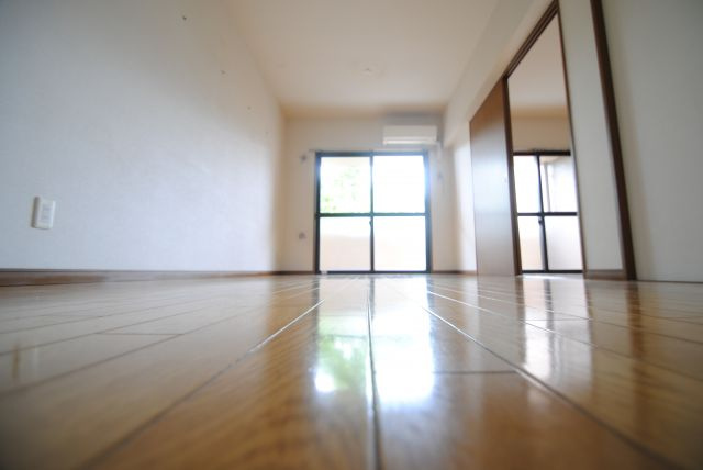 ヴェルドミール湯乃坂の居間・リビング|使いやすい居間です