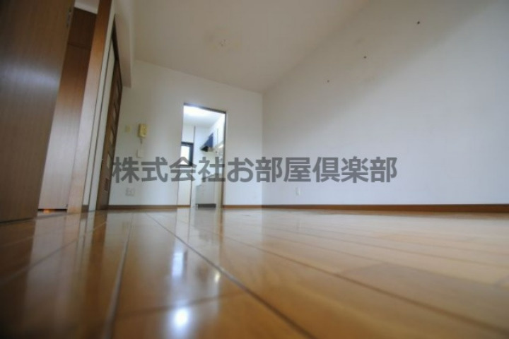 ヴェルドミール湯乃坂の居間・リビング|ゆったりとした居間です