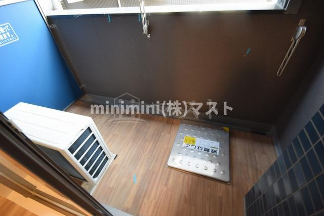 プレサンス梅田のバルコニー