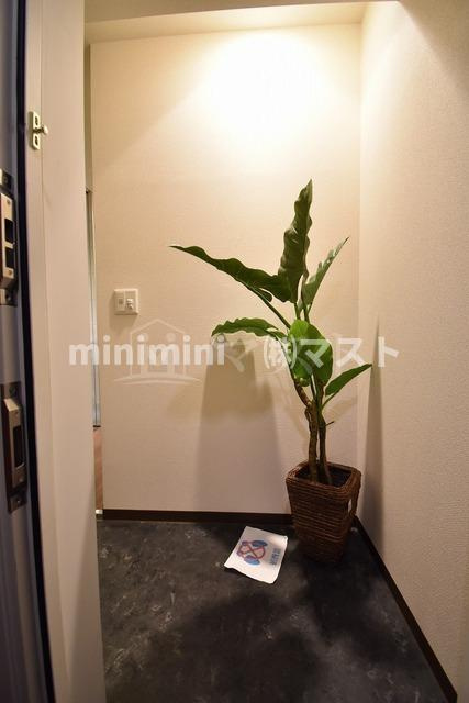 アーバンフラッツ瓦町の玄関