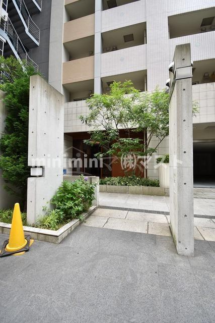 アーバンフラッツ瓦町のエントランス