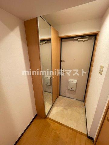 シャトーアスティナ高麗橋の玄関