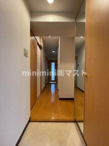シャトーアスティナ高麗橋の玄関