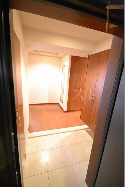 リーガルタワー船場の玄関|他号室参考写真