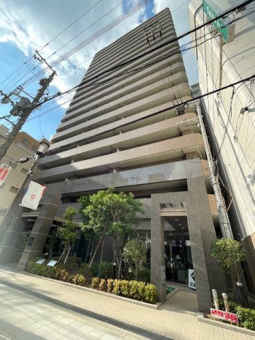 リーガルタワー船場の外観