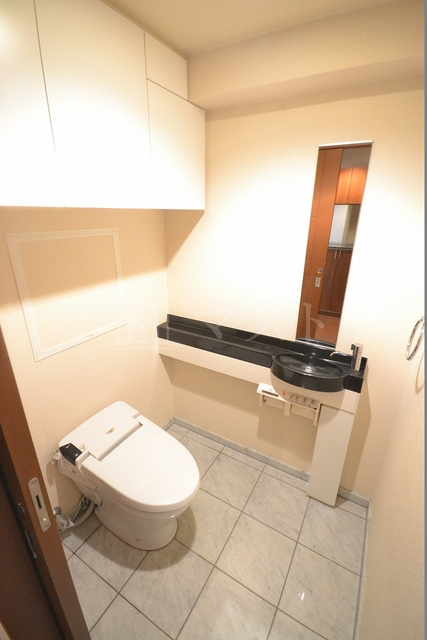 リーガルタワー船場のトイレ|他号室参考写真