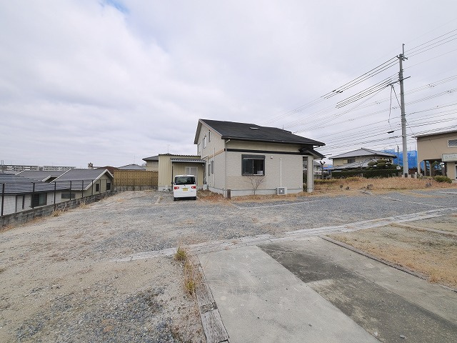 登美ヶ丘二丁目店舗の駐車場|駐車場があります