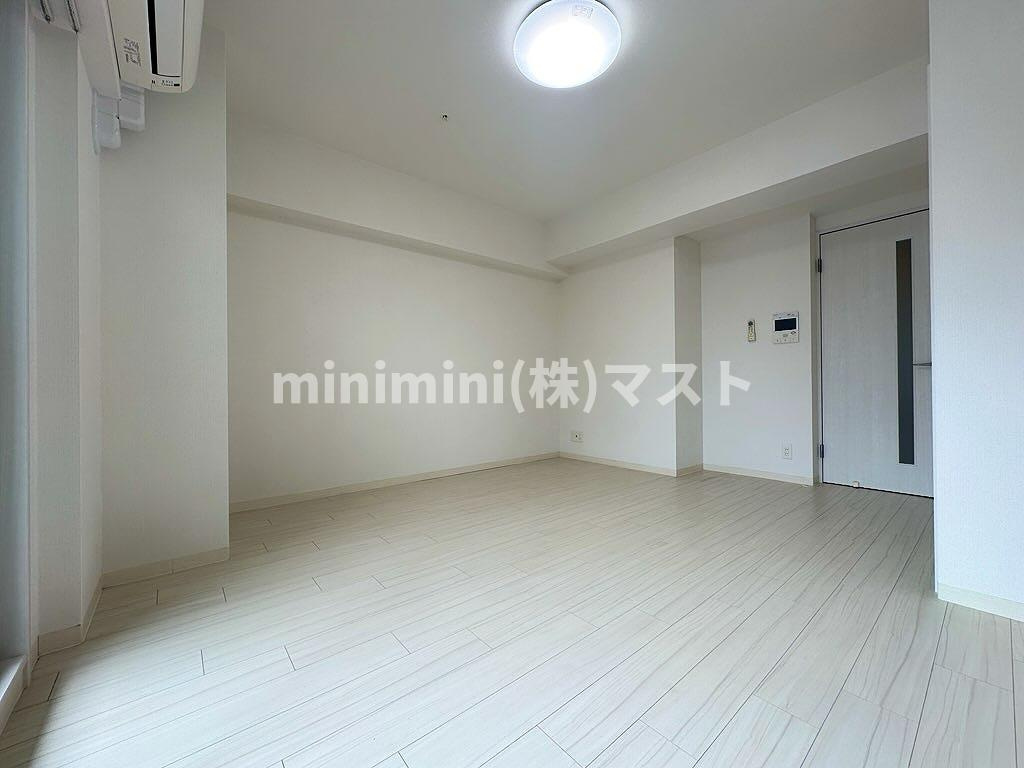 メインステージ心斎橋ＥＡＳＴの居間・リビング