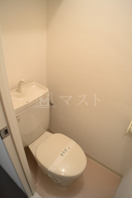 モザイクのトイレ