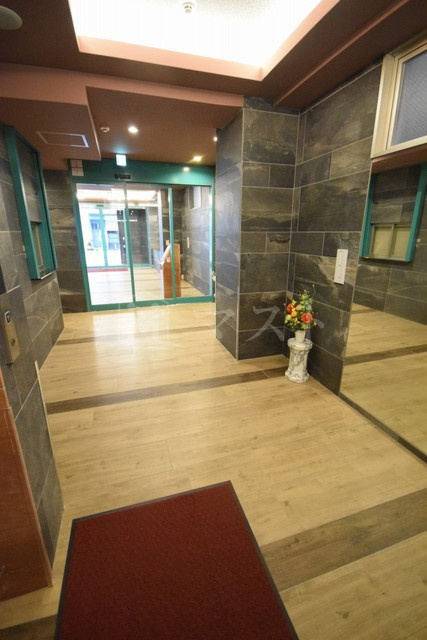 ジューム南森のロビー