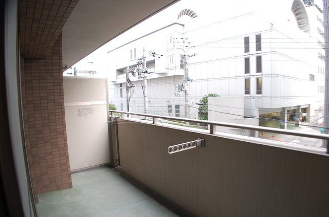 コーシン本町橋のバルコニー