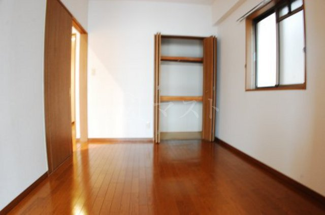 コーシン本町橋の寝室