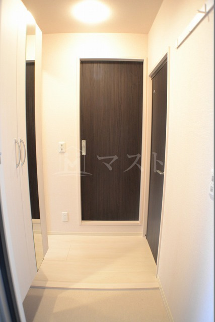 ラ　メゾンヴェール上本町の玄関|別居室の写真になります。