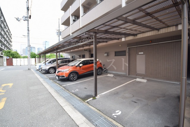 デセンシアISHIFUNEの駐車場