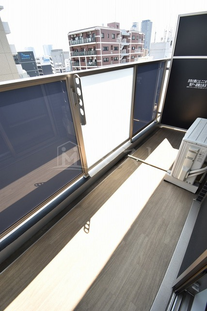 プレサンス松屋町グレースのバルコニー