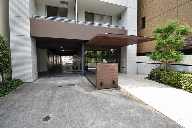 アーバネックス上町台のエントランス