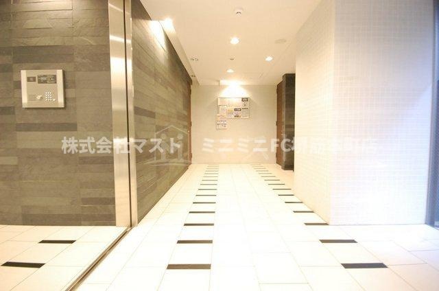 エステムコート大手前レシェンテのエントランス