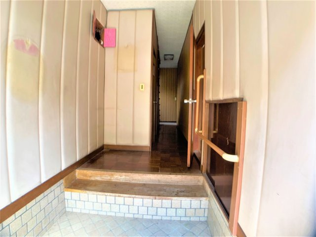 港本町貸家の玄関