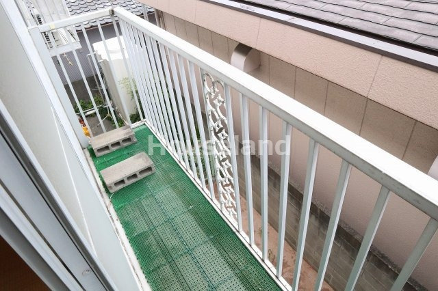 プレジール鳴神のバルコニー