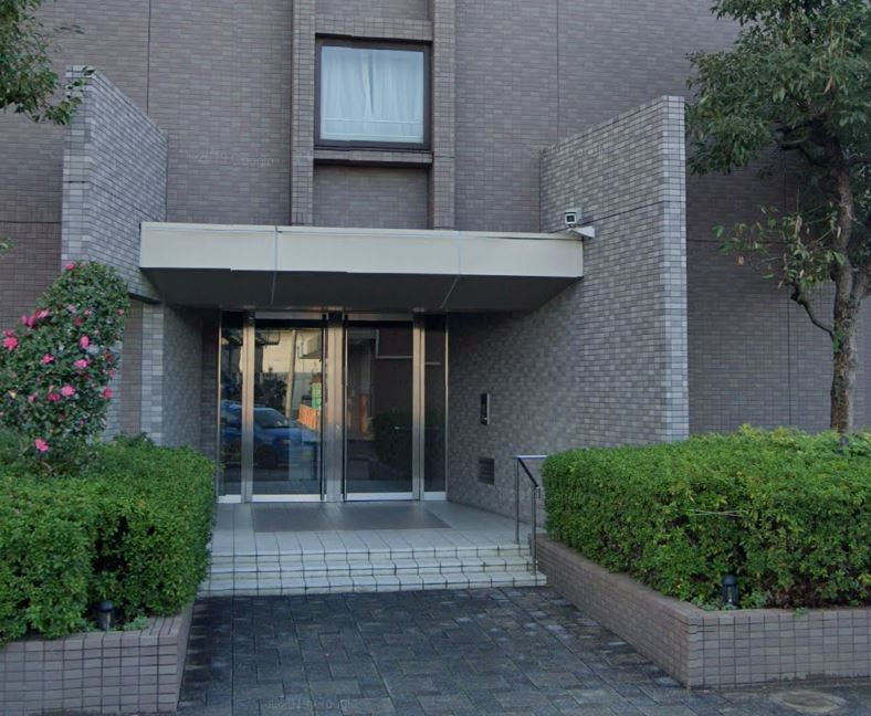 ルノン和泉中央のエントランス|建物の内部です