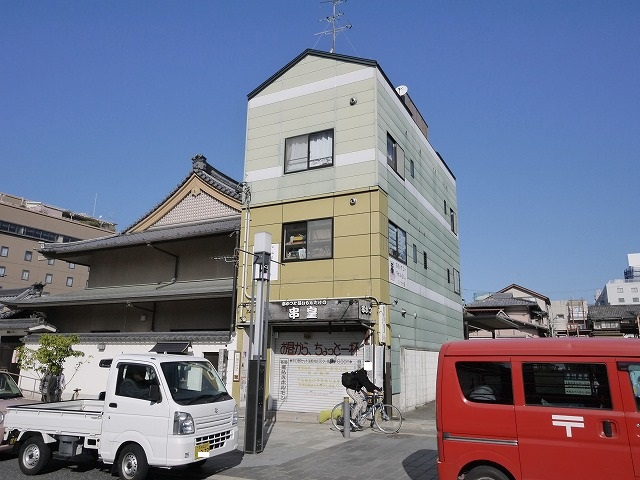 シャインロードミヤコの外観|スッキリとしたシンプルな外観です