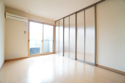 【居間・リビング】 | ヴェルドミールⅡ | ※同物件・反転タイプの写真です。