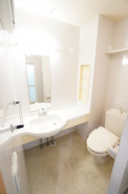 【独立洗面台】 | ヴェルドミールⅡ | ※同物件・反転タイプの写真です。