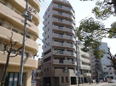 【外観】 | エスパスリバーサイド堺町 | 【リノベーションのご相談もお任せください !】
自分好みのリノベーションを望まれる方には，絶好の物件です。
弊社建築士によるリノベーション相談も行っておりますので，
どんな事でもご相談ください !