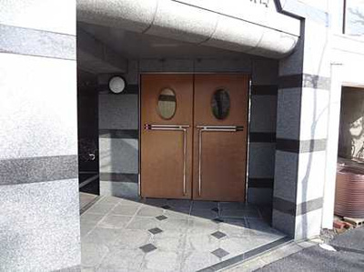 【その他共用部分】 | エスパスリバーサイド堺町 | 【リノベーションのご相談もお任せください !】
自分好みのリノベーションを望まれる方には，絶好の物件です。
弊社建築士によるリノベーション相談も行っておりますので，
どんな事でもご相談ください !