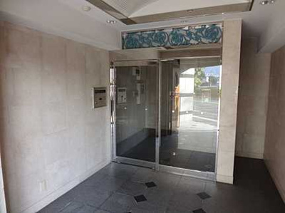 【その他共用部分】 | エスパスリバーサイド堺町 | 【リノベーションのご相談もお任せください !】
自分好みのリノベーションを望まれる方には，絶好の物件です。
弊社建築士によるリノベーション相談も行っておりますので，
どんな事でもご相談ください !