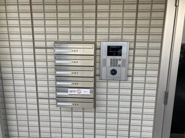 ソレイユ八尾のエントランス