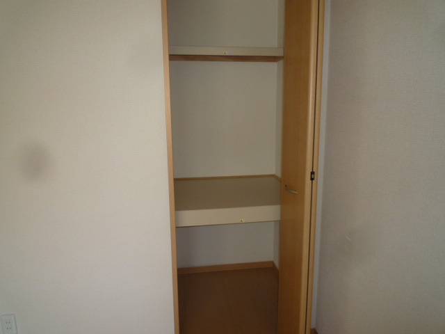 ファミリータウンツートムＥの収納