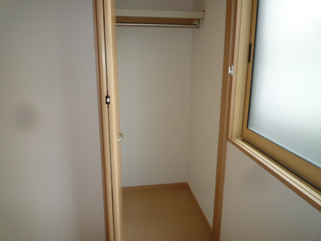 ファミリータウンツートムＥの収納|クローゼット