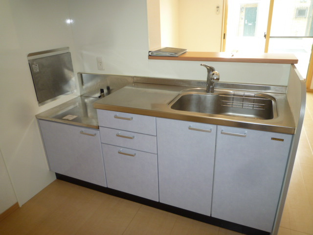 ファミリータウンツートムＥのキッチン