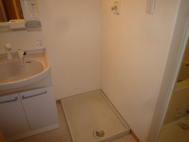 ファミリータウンツートムＥのその他|洗濯機置き場