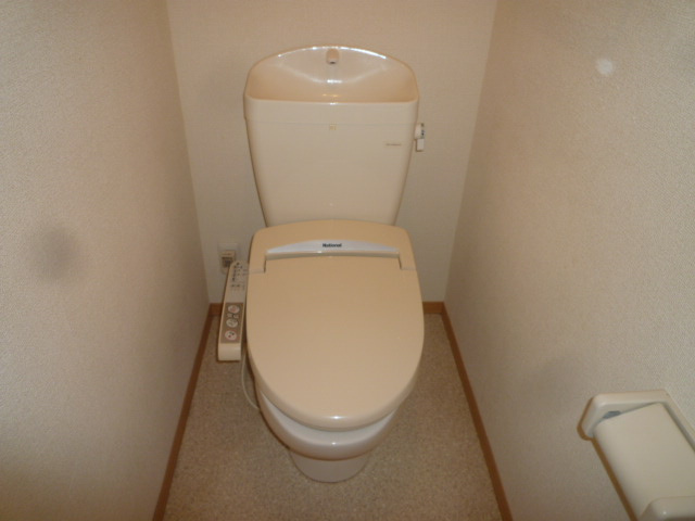 ファミリータウンツートムＥのトイレ|温水洗浄便座