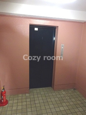 【その他共用部分】 | 江坂レジデンス | エレベーター付きです。